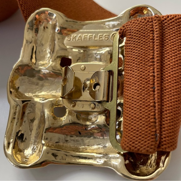 Vintage Skaffles Waist Belt Featuring Large Gold Tone Buckle - Picture 5 of 8